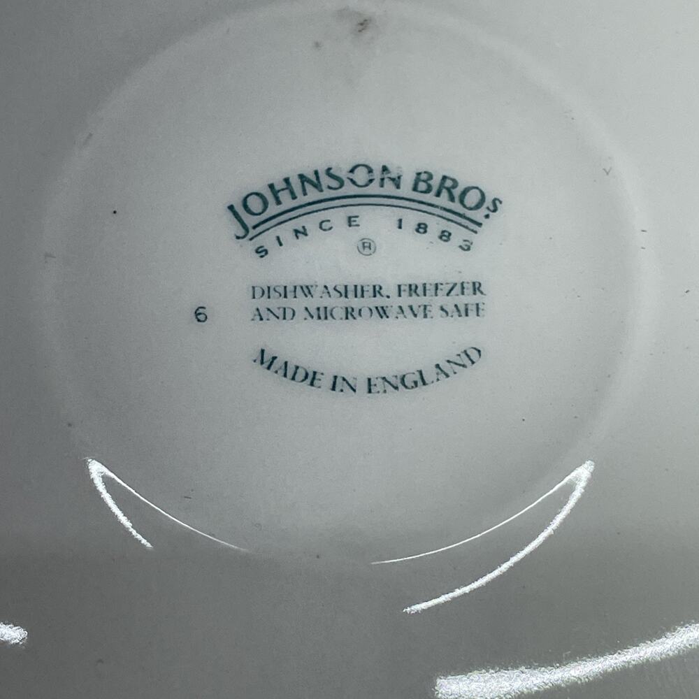 Johnson Brothers Victorian Christmas Set of 2 Tea Cups/2 Saucers Classic Holiday - Picture 8 of 10